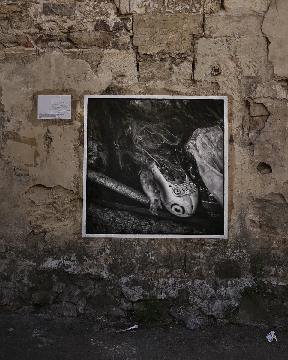 Installation view — ACCEPTION at Les Images perdues, Arles
